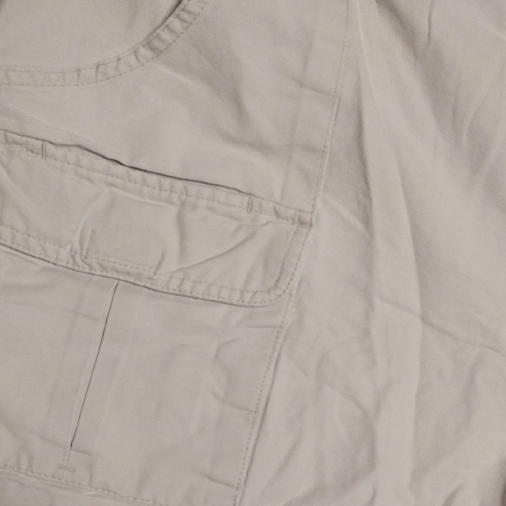 Men's White Cargo Shorts - Picture 5 of 8